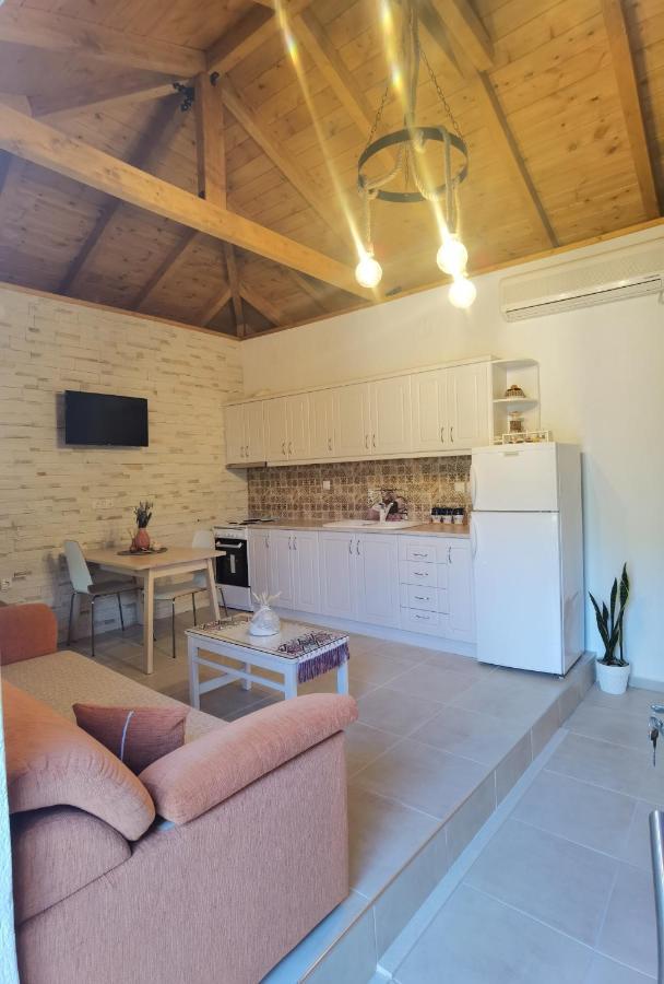 Holiday home Elaion Thea-nies *