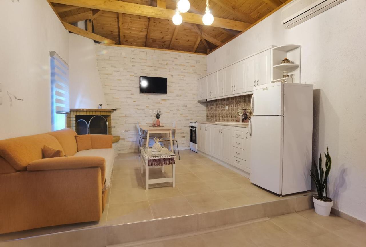 Holiday home Elaion Thea-nies Sourpi